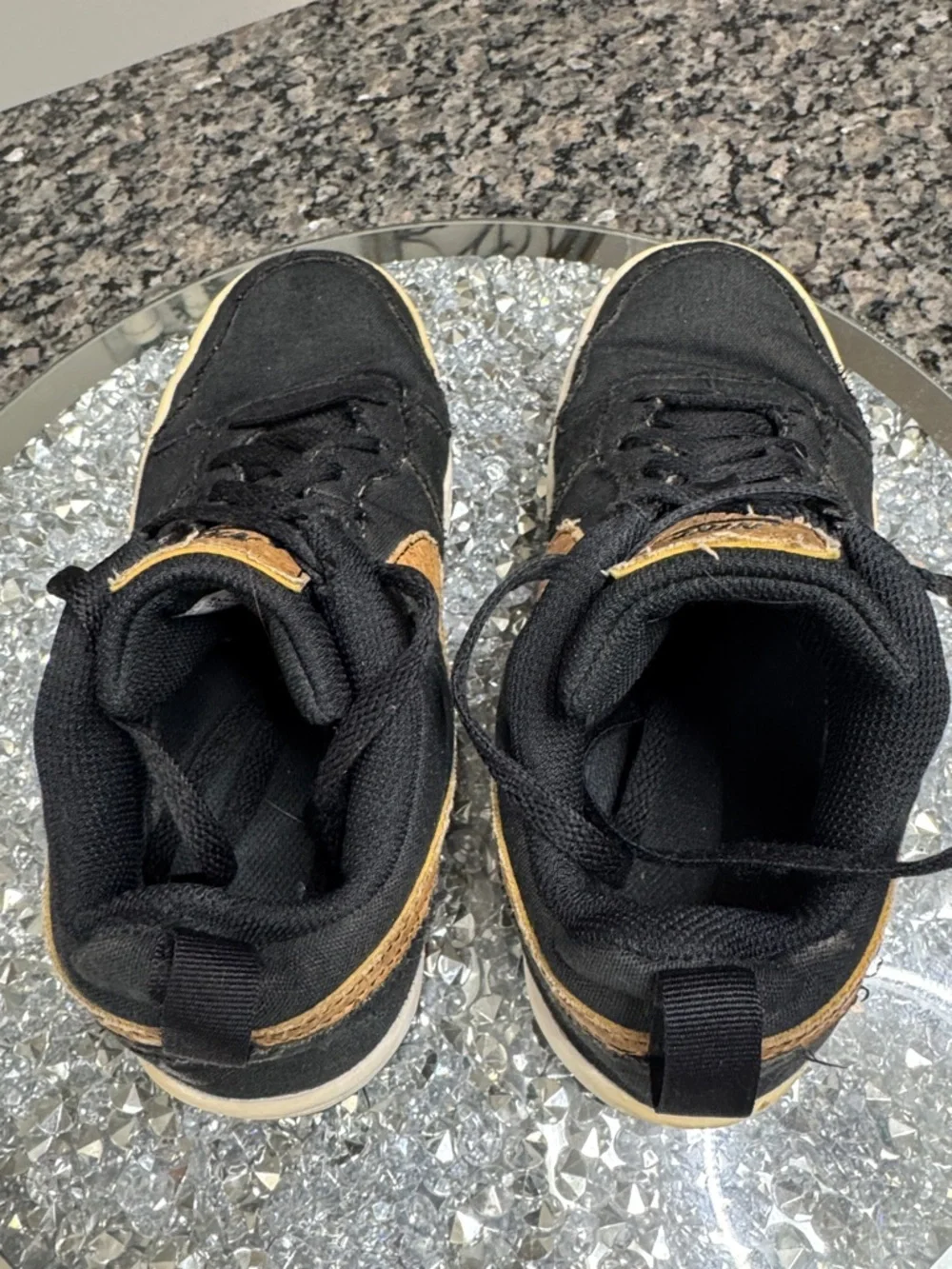 Nike Black and Tan cork leather Low-Top Sneakers 5Y